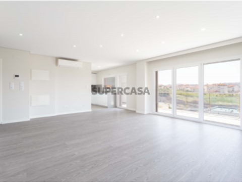 Apartamento T3 em Póvoa de Santo Adrião e Olival Basto, Odivelas