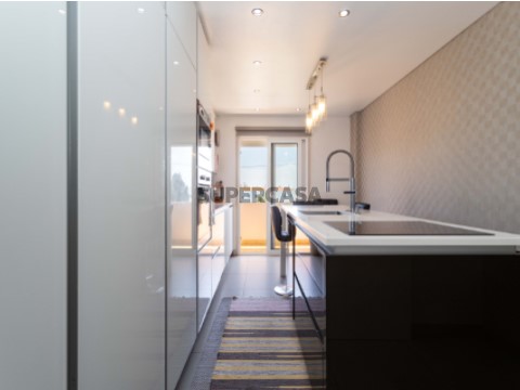 Apartamento T3 em Algés, Linda-a-Velha e Cruz Quebrada-Dafundo, Oeiras