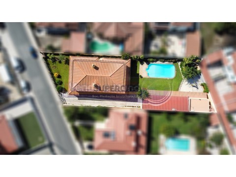 Moradia T5 em Estrada das Vagonetas, Samora Correia