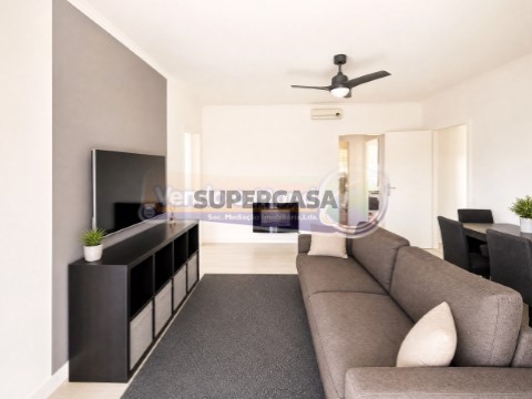Apartamento T4 na Rua Conde Vimioso, Santo António dos Cavaleiros e Frielas