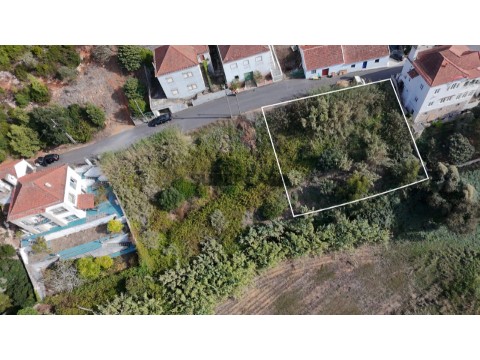 TERRENO COM PROJETO APROVADO PARA 4 MORADIAS