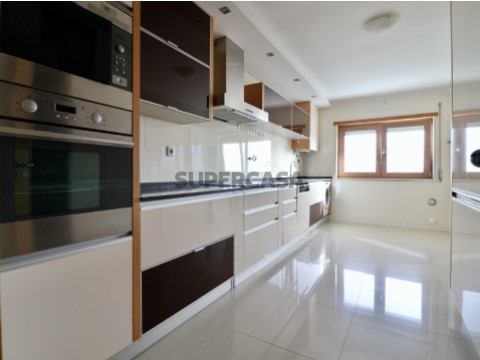 APARTAMENTO T3 NA PÓVOA DE SANTO ADRIÃO |COZINHA