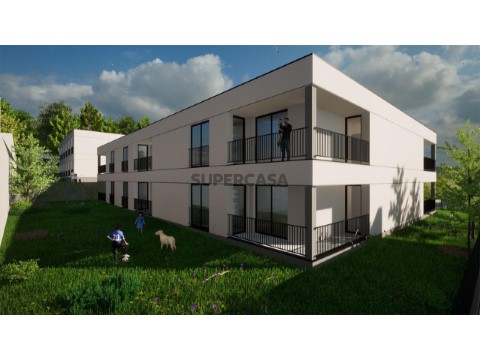Apartamento T2 na Rua do Sobreiro, Vila Frescainha (São Pedro)