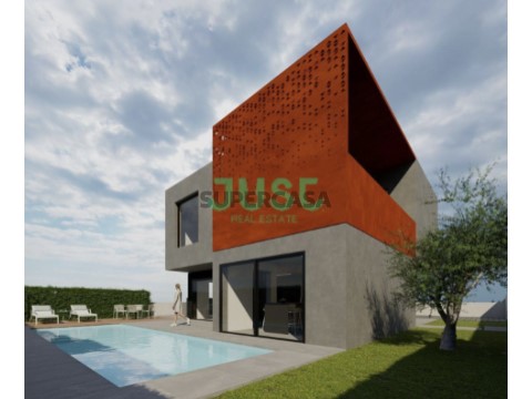 Pátio com piscina