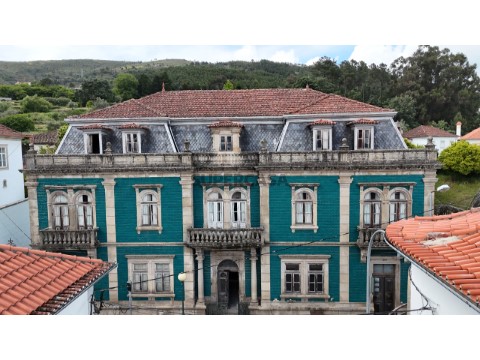 Palacete T12 Triplex em Tortosendo, Covilhã
