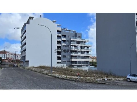 Terreno com Projeto Aprovado, Amadora