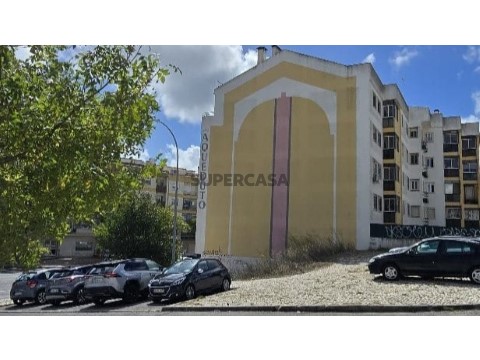 Terreno com Projeto Aprovado, Amadora