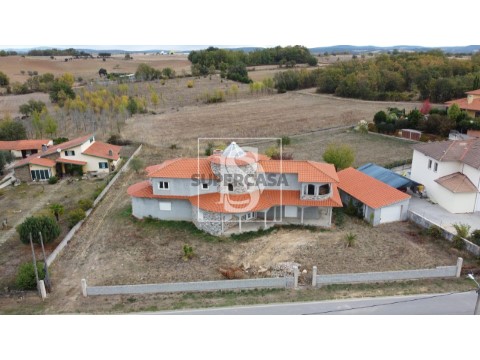 Maison Isolée 4 Chambres au Baçal, Bragança