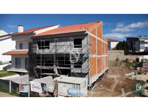 Andar de Moradia T3 em Sé, Santa Maria e Meixedo, Bragança