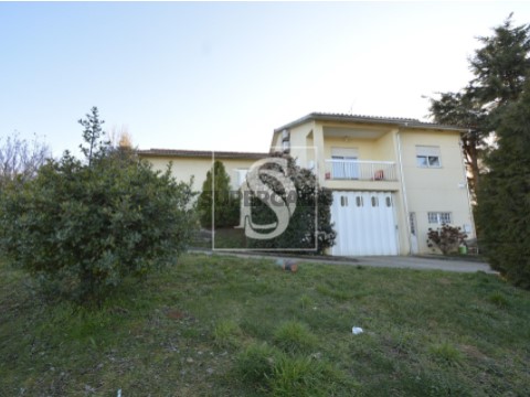 Moradia T5 em Donai, Bragança
