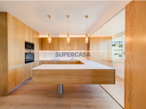 Apartamento T3 na Rua Carlos Mayer, Alvalade