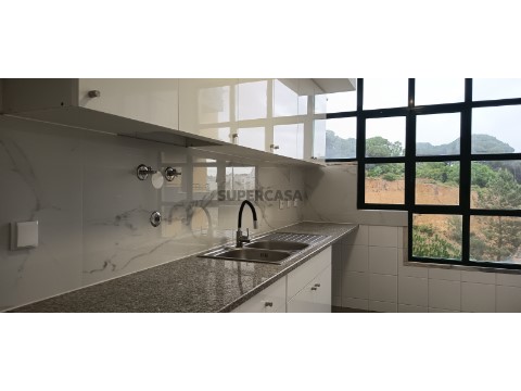 Apartamento T3 na Avenida Arsenal do Alfeite, Laranjeiro e Feijó