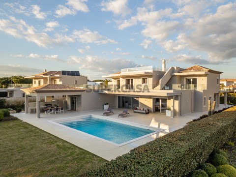 Vende se - moradia - Vila sol - Hometown properties