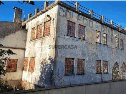 Gebäude auf Rua Dr. Eurico Amaral, Nelas