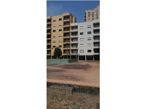 Garagem na Rua do Doutor Nunes Guerreiro, Póvoa de Varzim