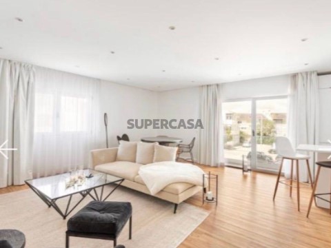Apartamento T2 em 2023, Praceta Doutor Félix Pereira, Cascais e Estoril