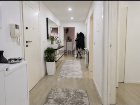 Apartamento T3 na Rua António de Mariz, São Víctor