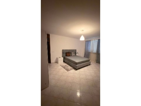 Room auf Alhos Vedros, Moita