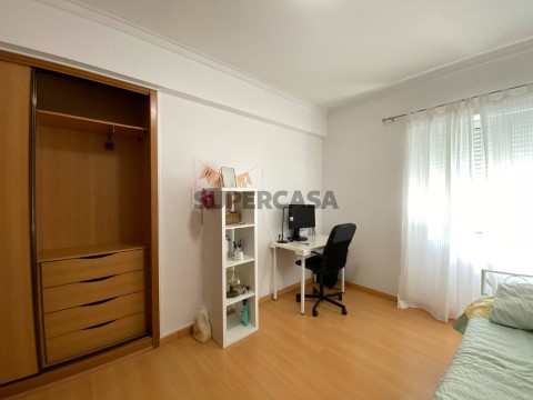 Quarto em Alameda do Poder Local, Odivelas