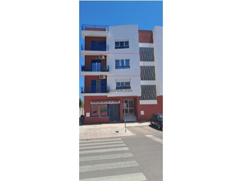 Apartamento T3 na Rua Bernardo Santareno, Moita