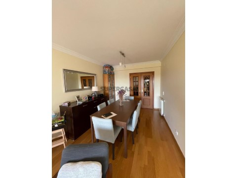 Apartment 3 Zimmer auf Rua Dom Sancho I, São Domingos de Rana