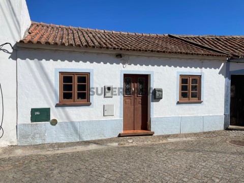Moradia T2 na Rua de Aljezur, Marmelete, Marmelete
