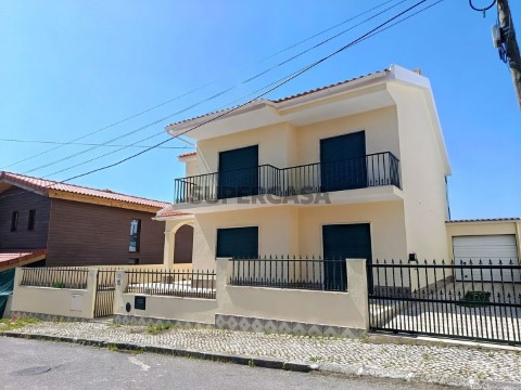 Moradia T3 em Pontinha e Famões, Odivelas