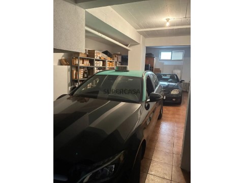 Garagem em Agualva e Mira-Sintra, Sintra