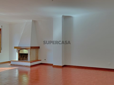 Apartamento T3 na Rua dos Altos, Cidade da Maia