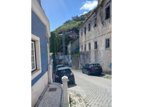 Prédio em S.Maria e S.Miguel, S.Martinho, S.Pedro Penaferrim, Sintra