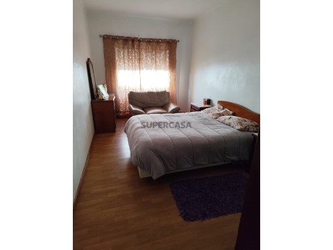 Apartamento T3 em Baixa da Banheira e Vale da Amoreira, Moita