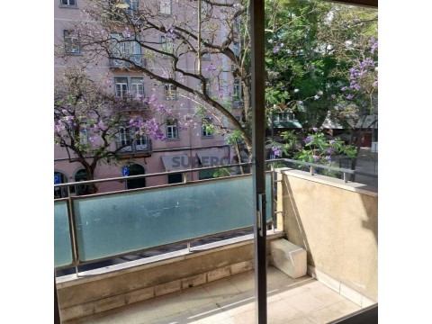 Quarto na Avenida Miguel Bombarda, Avenidas Novas