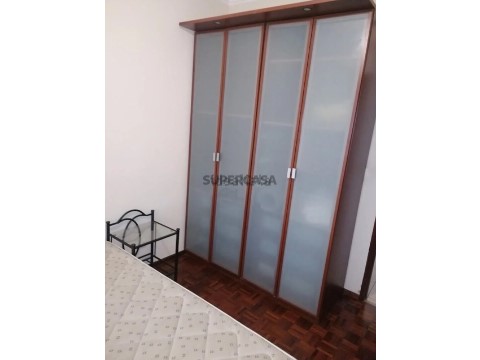 Quarto em Póvoa de Santo Adrião e Olival Basto, Odivelas