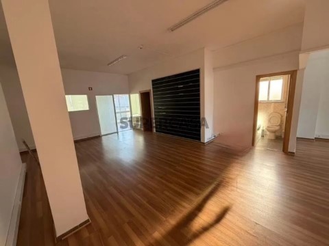 Espaço comercial em Viseu, Viseu