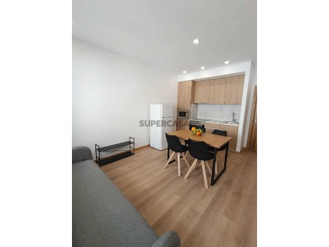 Apartamento T2 na Avenida Doutor Dias da Silva, Sé Nova, Santa Cruz, Almedina e São Bartolomeu