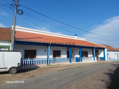 Moradia T4 em EN243, Ulme