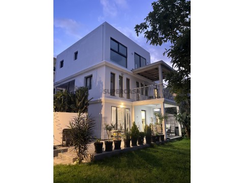 Moradia T5 em Beco da Madalena, Santo António
