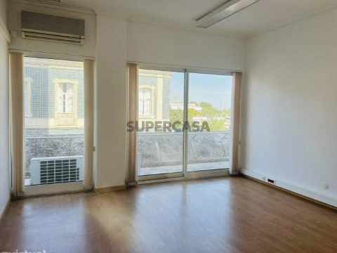 Escritório na Avenida Luísa Todi, União das Freguesias de Setúbal