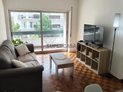 Apartamento T2 em Santo António dos Olivais, Coimbra