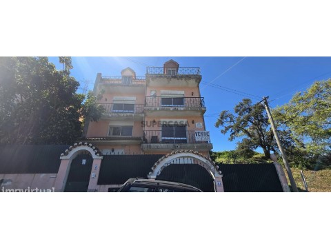 Moradia T9 em Almargem do Bispo, Sintra