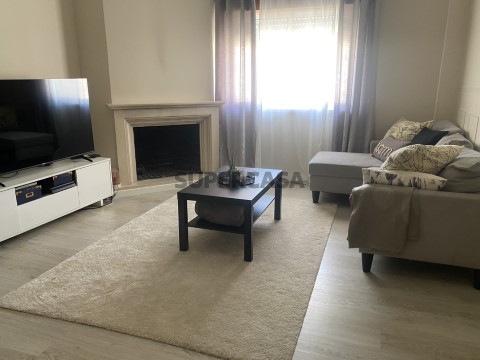 Apartamento T2 na Rua Manuel Carrapeto, Santo António da Charneca