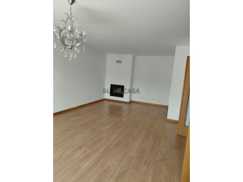 Apartamento T3 em Alcobaça e Vestiaria, Alcobaça