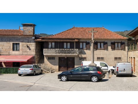 Quintas e casas rústicas T4 na Rua de Santa Eulália, Negreiros e Chavão