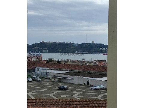 Apartamento T2 em Ajuda, Lisboa