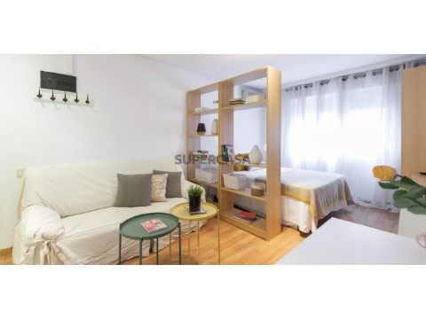 Apartamento T0 na Rua das Andresas, Ramalde