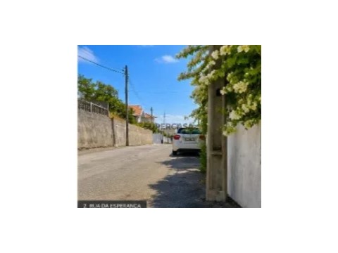 Terreno Urbano na Rua da Esperança, Zambujal, Santo Antão e São Julião do Tojal