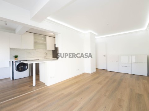 Apartamento T2 na Rua Sam Levy, Belém