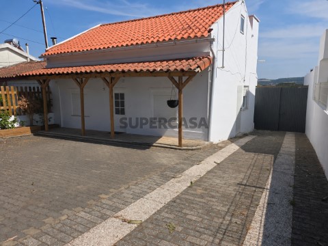 Moradia T3 em EN114, Santa Maria, São Pedro e Sobral da Lagoa