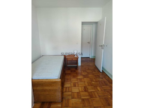 Chambre au Avenida General Humberto Delgado, Castelo Branco