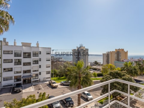 Apartamento T3 na Rua Comandante Luís Filipe de Araújo, Oeiras e São Julião da Barra, Paço de Arcos e Caxias